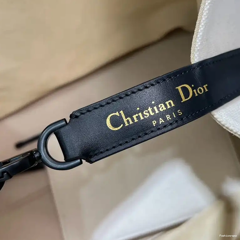 Fashionrepsfam ru 2312YA0096 Bags Dio 0807